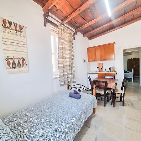 Athena'S Pool Oasis Apartment Skarinou Exterior foto
