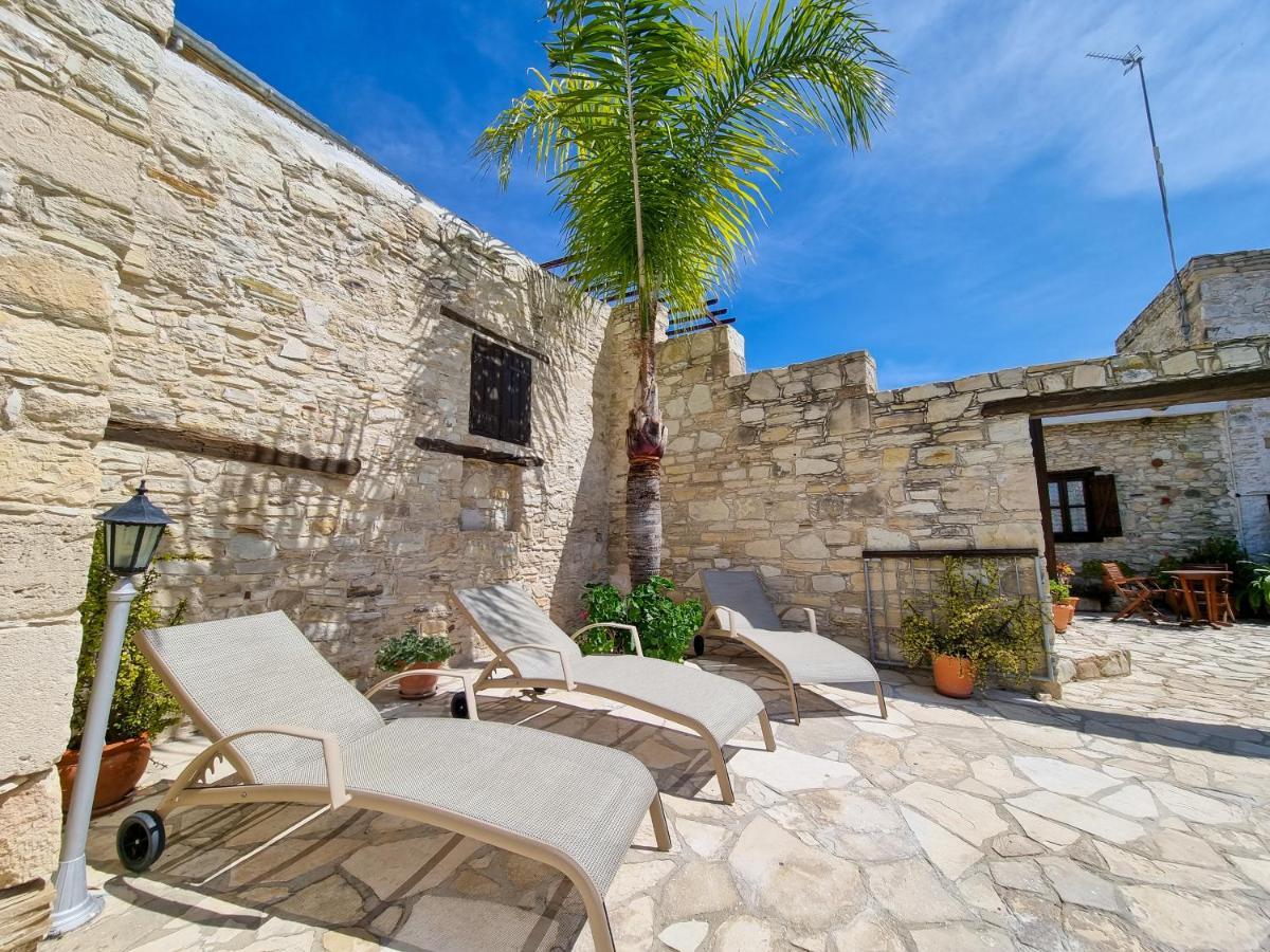 Athena'S Pool Oasis Apartment Skarinou Exterior foto
